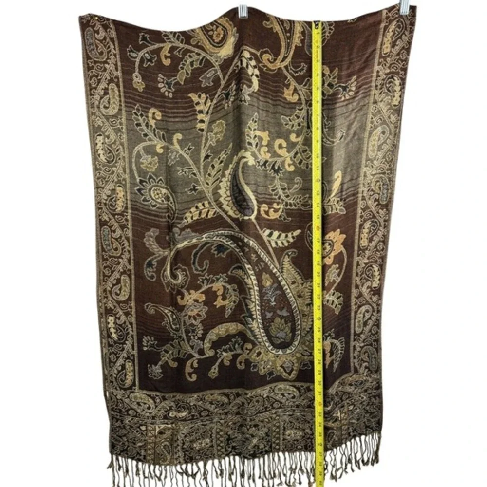 Collection Eighteen Brown Gold Paisley Metallic Pashmina Wrap Scarf Fringe 67-06